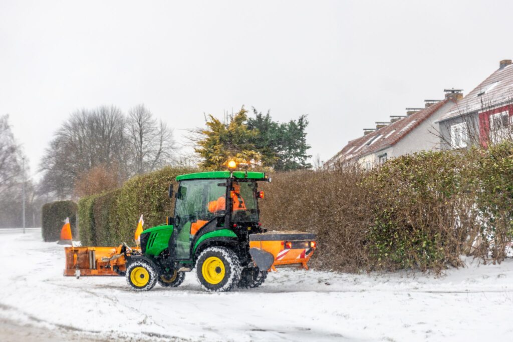 Professioneller Winterdienst mit Schneeräumung in Graz und Umgebung